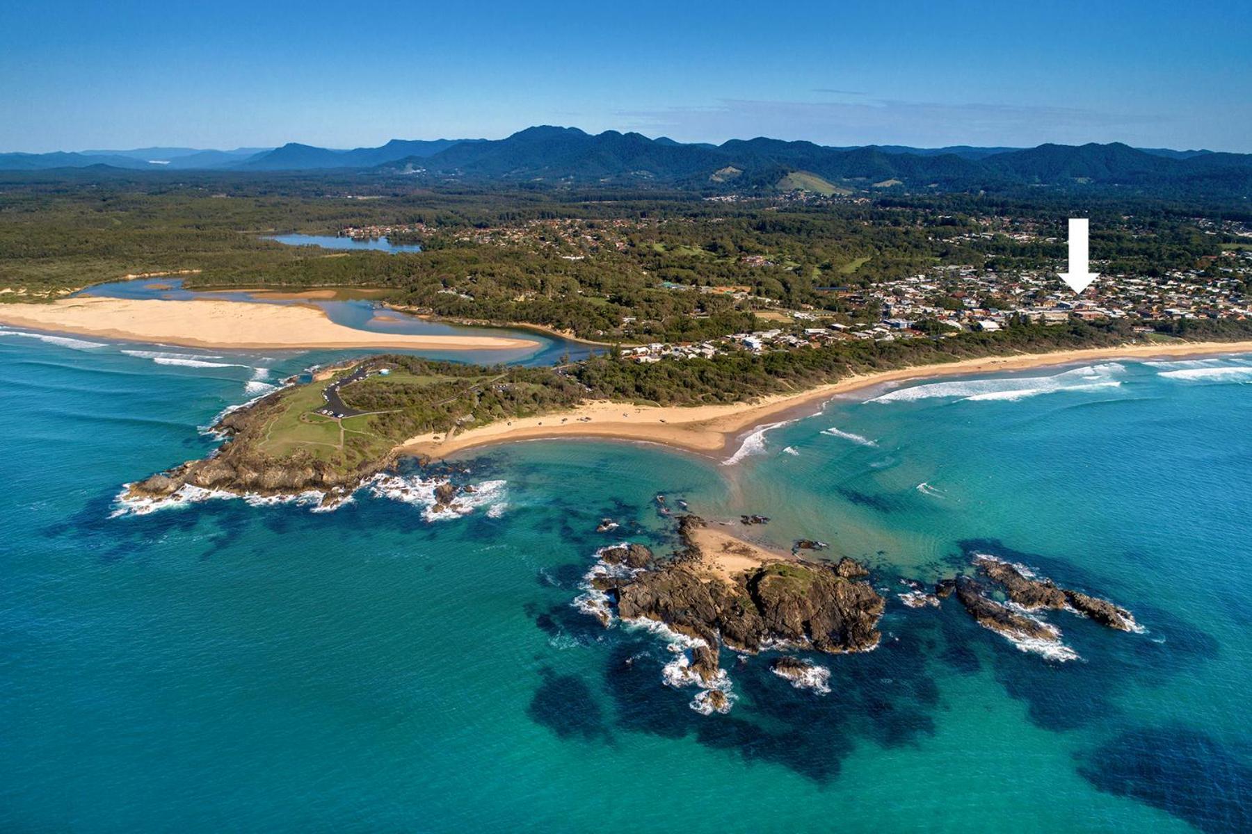 Ocean Sands 3 - Opposite Main And Short Stroll To Coffee Shops And Restaurants!